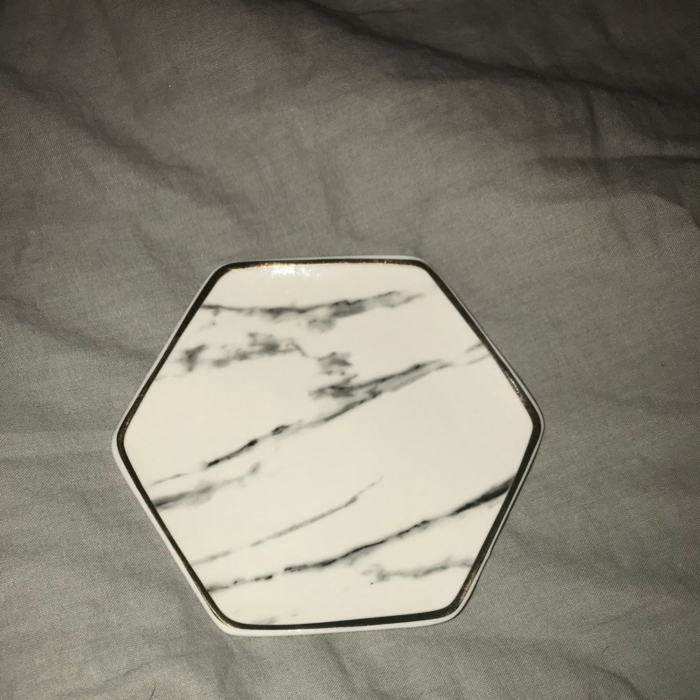 Hexagon jewelry holder